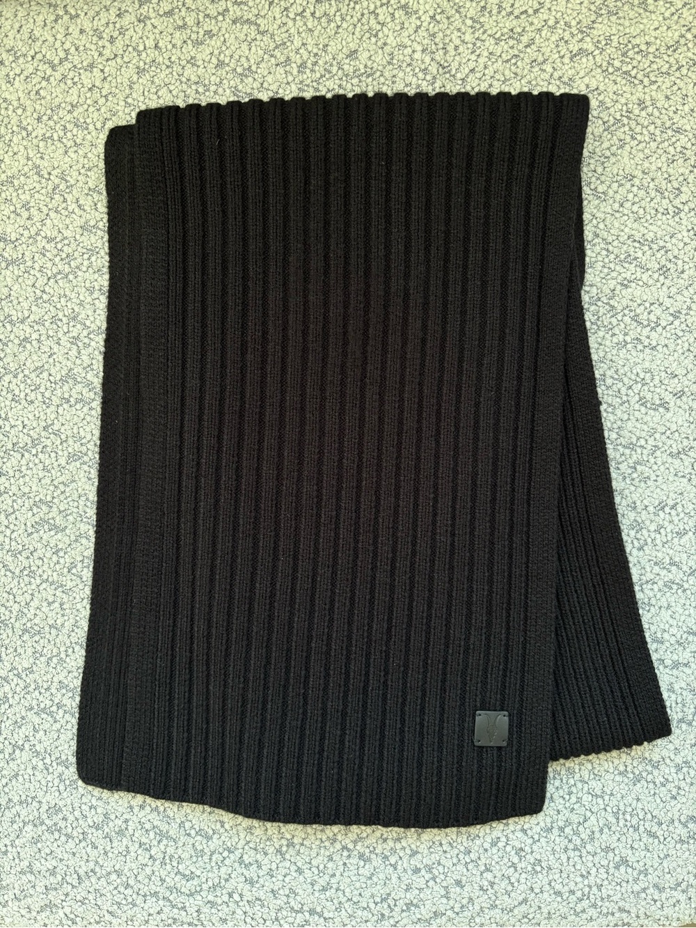 Men's Black Ribbed Knit Scarf